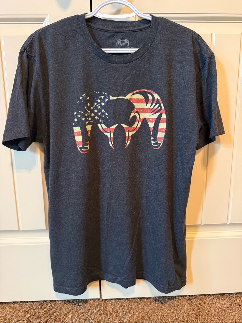 KUIU Black Graphic Logo Tee with Ram Skull